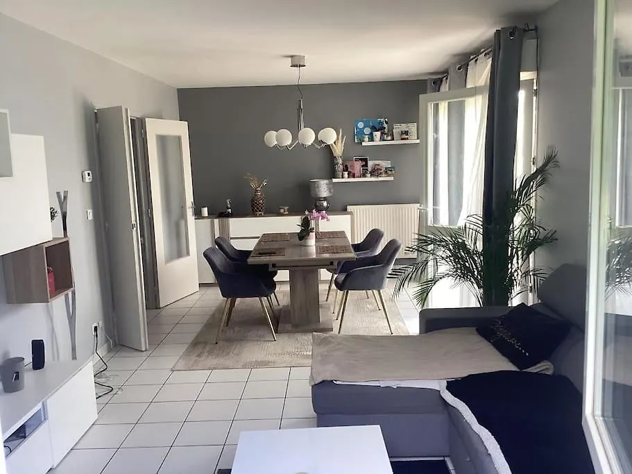 Maison Proche De Vichy Saint-Remy-en-Rollat 0*,
